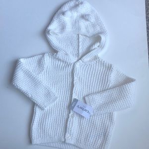 NWT Carter’s white sweater with hood